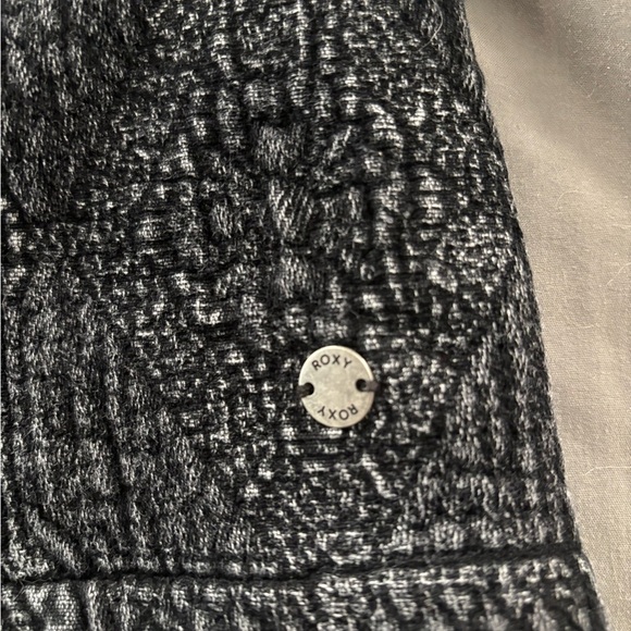 Roxy Black Textured Pencil Skirt - Picture 2 of 6